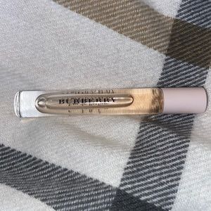 Burberry roll on Her